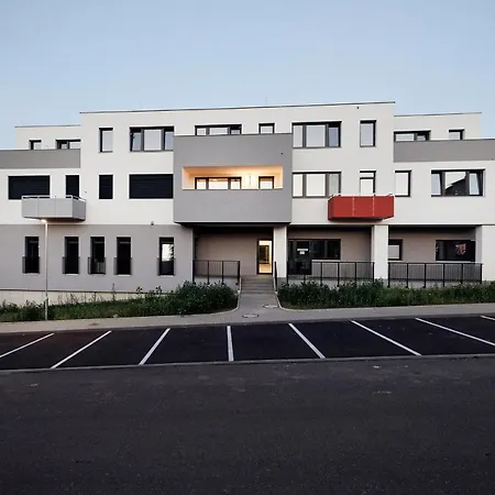 Apartman Aper 兹诺伊莫